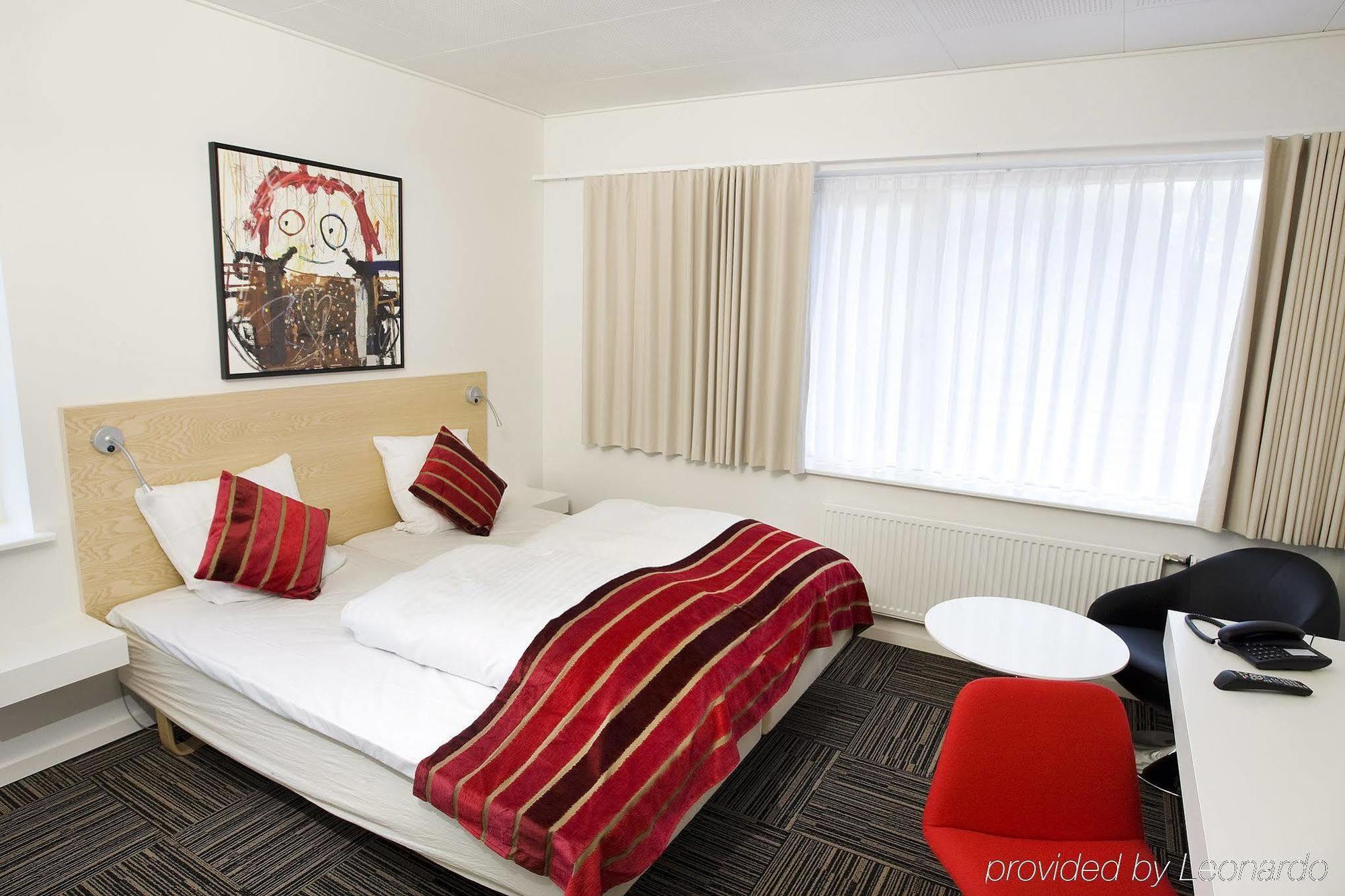 Hotel Jernbanegade Кьюбек Экстерьер фото